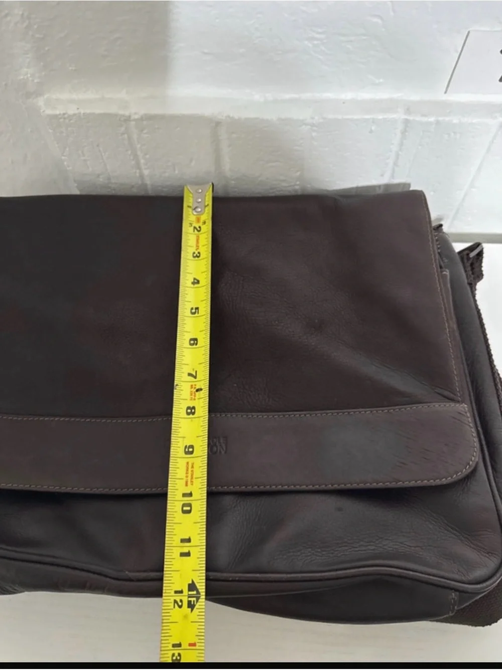 👜 Kenneth Cole Reaction Leather Messenger Bag – Dark Brown